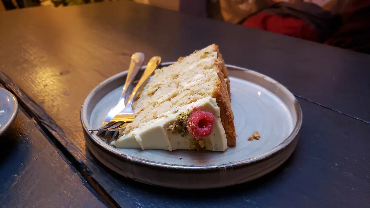 LS Cakery at Baker Street Deli – cake shop in Clifton Moor, York